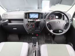 室内もご覧の通りにキレイですよ。ぜひ、実際にお座りになってお確かめください。