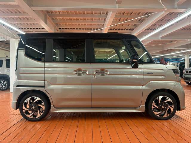 写真で見るよりも現車を　現車をみると写真で見ていたイメージとは少し違う部分もございます。また写真ではわからなかった車の魅力にも気づくことができるので、ぜひご来店ください！