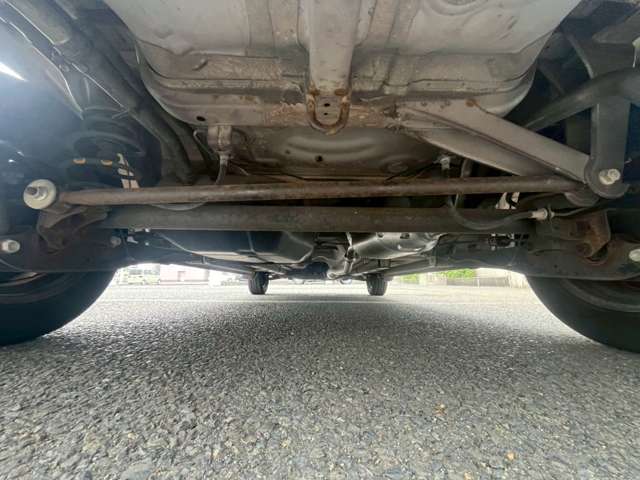 自社陸運局認証工場＆指定工場完備！国家資格車検検査員資格を持った整備士による整備。ステレオ・エアコン等走行に関係の無い所も不具合箇所が有れば修理してご納車致します☆