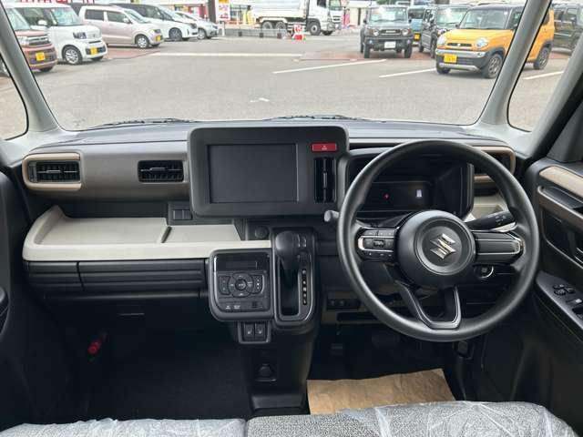 届出済未使用車を一人でも多くの方に提供できるよう専門スタッフがしっかりと説明し、相談にのらせていただきます。