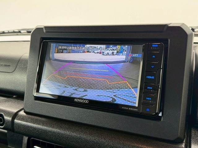 【カラーバックモニター】を装備しております。リアの映像がカラーで映し出されますので日々の駐車や幅寄せなどで安心安全です。