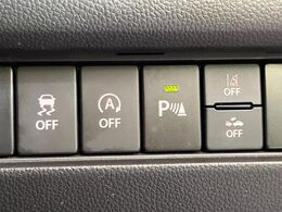 【スズキ　セーフティサポート】走行中に前方の車両等を認識し、衝突しそうな時は警報とブレーキで衝突回避と被害軽減をアシスト。より安全にドライブをお楽しみいただけます。