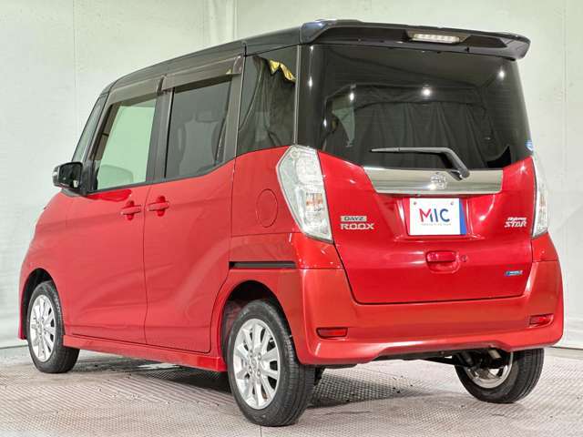 納車前にはスタッフによってピカピカに仕上げてご納車致します。オプションでガラスコーティングなどオススメ品も格安で承ります！