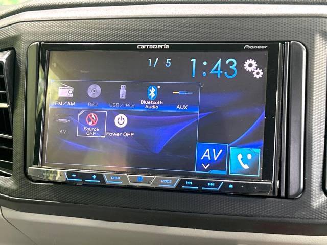 【ディスプレイオーディオ】視認性が高いディスプレイオーディオを装備♪操作性も良好で直感的なソース選択が可能です。