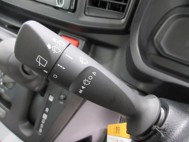 ダイハツディーラーでは「ダイハツ認定中古車」という基準を設け、車選びに詳しくないお客様でも「安心して選べる」をご提供しています。
