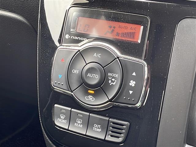 気になる車はすぐにお問い合わせください！画面右側の0066から始まる無料ダイヤルからお問い合わせ下さい！専門スタッフがお車のご質問にお答えいたします！
