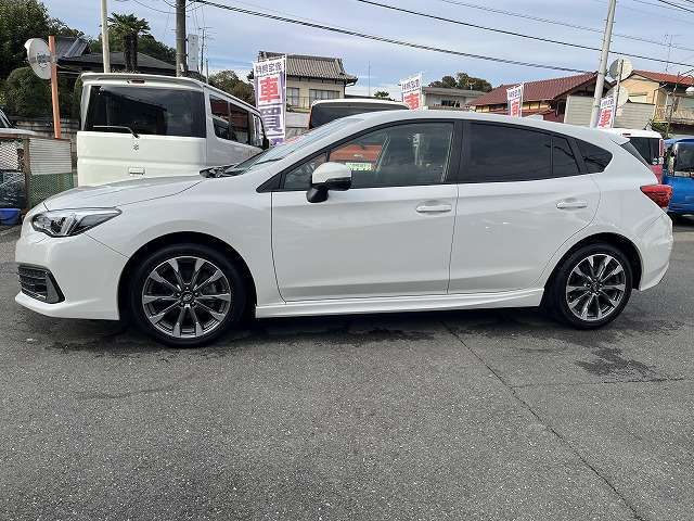 ナビ、ETC、ドラレコも他社さん徹底対抗！オプション品もカー用品店さんに負けない価格を目指して頑張ります！是非ご相談ください！