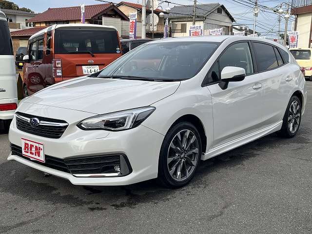 サービス工場完備でアフターも安心♪　資格を持った優秀なメカニックがまごころ込めて整備致します！！安心してカーライフをお楽しみ下さい♪　車検も安い！！安心♪のBCN入間にお任せください！！