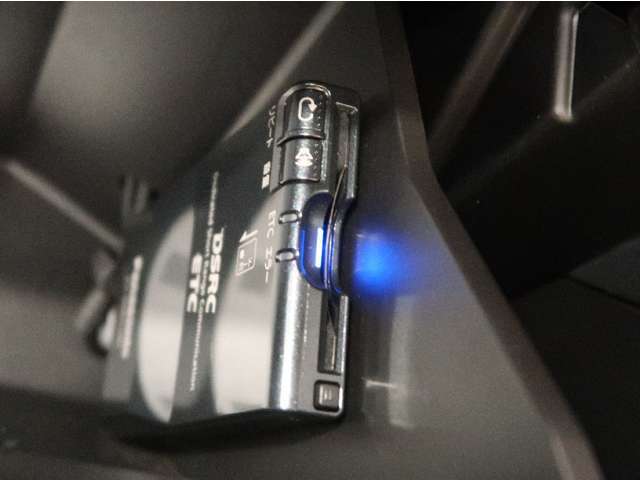 エンジンなどの機関系も良好です！是非来て・見て・乗って下さい！当社オリジナルのカ-洗浄実施車！手の行き届かないエンジンル-ム内の油汚れを専用洗剤で落とし、高圧水洗浄、樹脂部分を艶出し剤で磨き上げます！