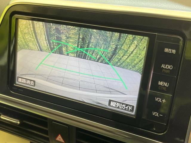 【バックカメラ】駐車時に後方がリアルタイム映像で確認できます。大型商業施設や立体駐車場での駐車時や、夜間のバック時に大活躍！運転スキルに関わらず、今や必須となった装備のひとつです！