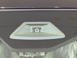 【スズキ　セーフティサポート】走行中に前方の車両等を認識し、衝突しそうな時は警報とブレーキで衝突回避と被害軽減をアシスト。より安全にドライブをお楽しみいただけます。