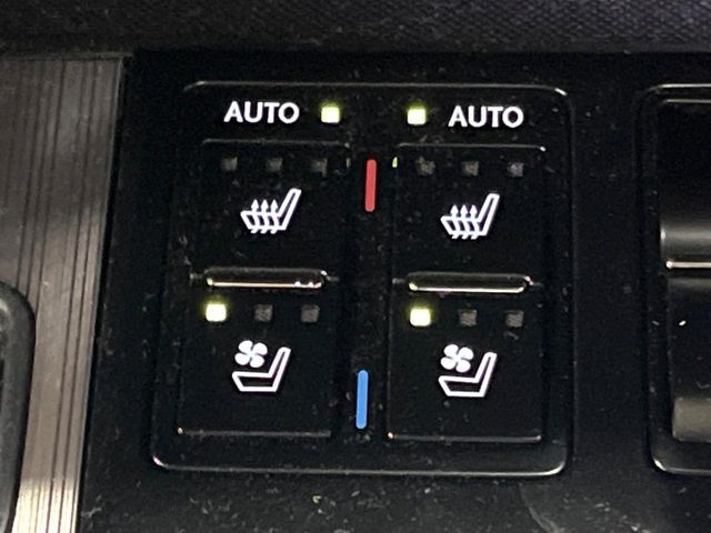 【シートベンチレーション】夏場は涼しい風でお尻や背中の熱やムレを防ぎ、冬はエアコンよりも早く温まってポカポカに！季節を問わず快適に過ごせます。