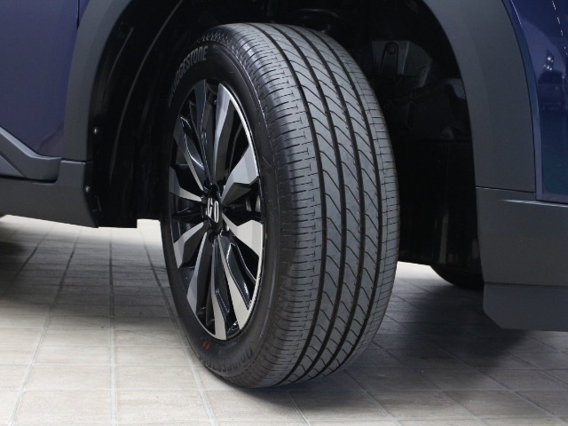 自社で新車＆中古車販売時の下取り車から厳選されたお車を多数展示しております。