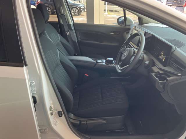 快適に運転できるドライブポジション！シートリフターもあるので無理のない運転姿勢がとれます。