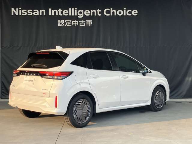 納車前に点検整備をさせていただきます。もちろん全車走行距離無制限のワイド保証付きですので安心してお乗りいただけます。