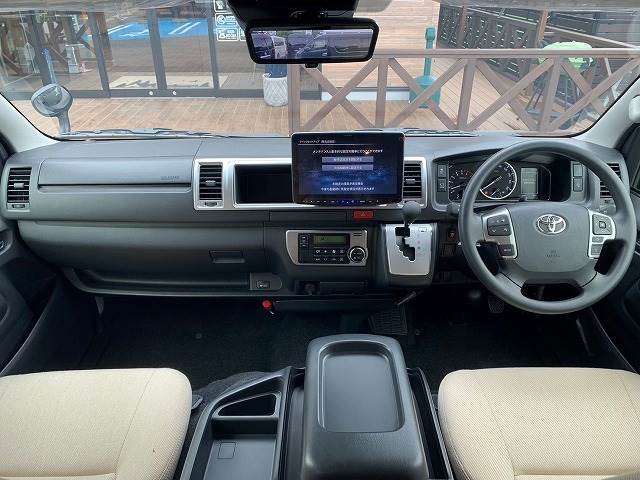 アイポイントが高く、非常に見晴らしの良いコックピットはロングドライブに最適です♪