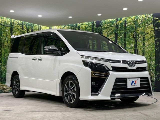 大好評のボディコーティング「弾スプラッシュコート」もご納車までに施工可能。通常のガラスコートと異なる、耐久年数6年の無機質ガラスコーティングが、ボディをキレイな状態に保ってくれます。