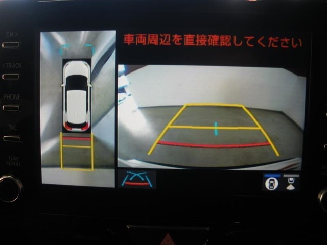 バックモニター付き。車両後方の映像がナビ画面に表示されるので、車庫入れが苦手な人も安心です。ただし、目視確認もお忘れなくお願いいたします。