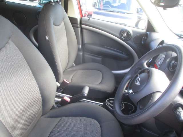 当店は平日9-18　土日祝日定休日となります。定休日にご来店希望の方は事前にご相談下さい。