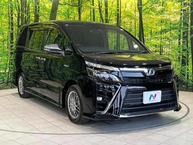 大好評のボディコーティング「弾スプラッシュコート」もご納車までに施工可能。通常のガラスコートと異なる、耐久年数6年の無機質ガラスコーティングが、ボディをキレイな状態に保ってくれます。