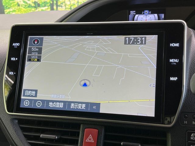 【純正10型ナビ】人気の純正ナビを装備しております。ナビの使いやすさはもちろん、オーディオ機能も充実！キャンプや旅行はもちろん、通勤や買い物など普段のドライブも楽しくなるはず♪