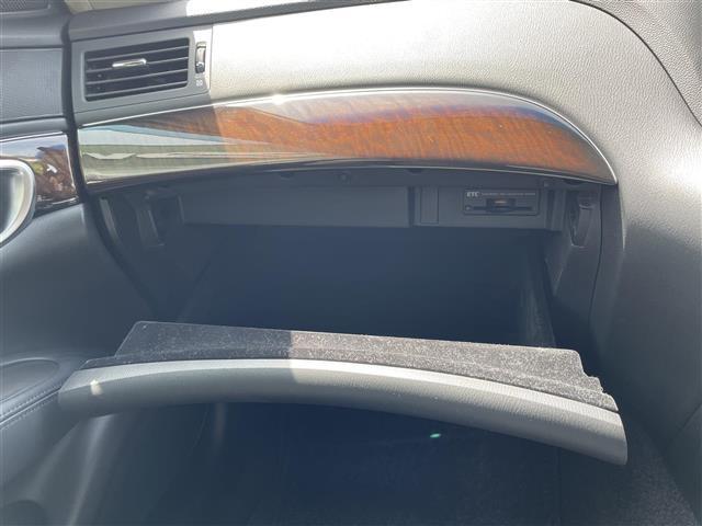 せっかく見つけたお気に入りの1台を遠いからとあきらめてほしくない！遠方でも陸送納車承れます。