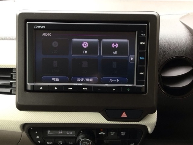 【オーディオ機能】ナビに一体のオーディオは、CDプレーヤーを装備♪もちろんFM/AMラジオもお聞きいただけますよ♪