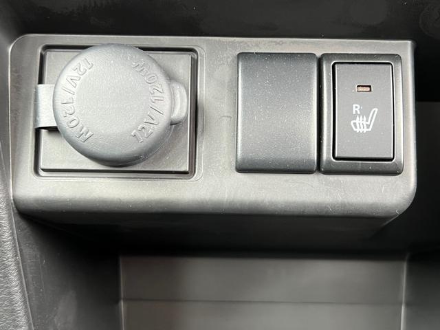 【運転席シートヒーター/アクセサリーソケット電源】じんわりあたたまるシートヒーター◎寒い冬には、うれしい機能♪