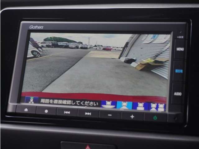 ◆バックカメラ◆リバースにするだけで映ります、後方の安全確認や、狭い駐車場での車庫入れ、雨の日や夜間など視界の悪い時に便利です！安全にバックする為には欠かせない装備です。