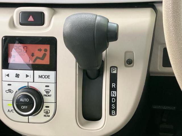 WECARSの展示場では実際に見て、触ってお車をお選びいただけます！知識の豊富な営業スタッフが様々なカーライフをご提案いたします！