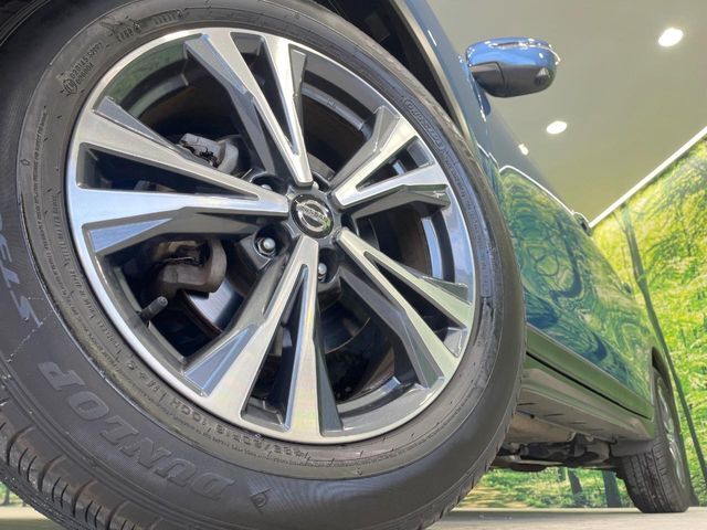 【純正18インチアルミホイール】外観にマッチした純正アルミホイールを装着しております。各種社外アルミホイールや、スタッドレスタイヤも取扱いしております。是非ご相談ください♪