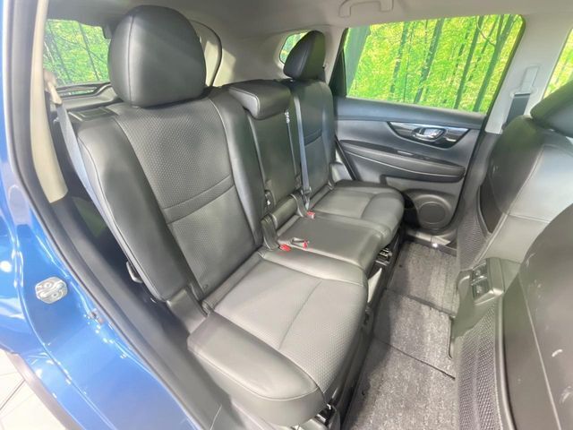 後部座席も気になるようなキズ・汚れやへたり等、大きなダメージはなく、良好な状態です。
