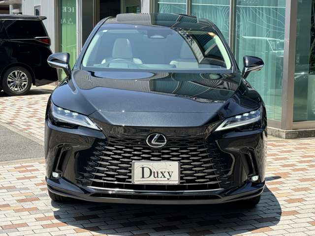 LEXUSセーフティセンスがついており、安全機能に特化しております！レーントレーシングアシストなどの便利機能がついております☆
