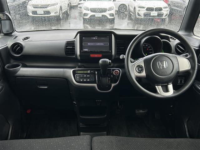 【インパネ全体】車内の雰囲気でお車の印象も変わります。自分好みのお車を見つけていきましょう！