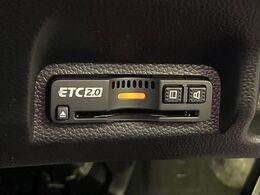 【ETC】高速道路の料金所をストレスなく通過！話題のスポットやサービスエリアに多い「スマートIC」利用時は必須のアイテムです。当店でセットアップを実施、ご納車当日からすぐにご利用いただけます！