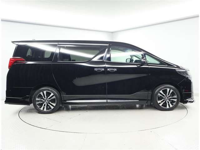 私たちは「喜んでいただける」お車を目指しています。中古車なんて「値段は安いけど…」あんしんして乗れるのかな～なんて不安になるお客様も多いと思います。不安を解決し、いいお車選びしてください！