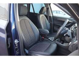 【運転席】せっかく買う車が汚かったら嫌ですよね。でもご安心下さい！当社の在庫車は全車ルームクリーニング済みです！綺麗なお車で気持ちの良いドライブを！