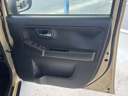 純正15インチアルミ ステアリングスイッチ ETC ブレーキホールド USB フルオートエアコン 革巻きステアリング アイドリングストップ クリアランスソナー リトラクタブルミラー LEDヘッド＆フォグ ルーフレール