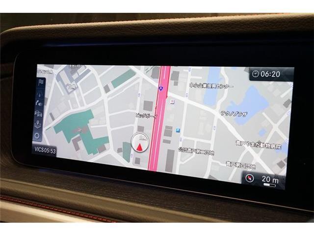 純正システムナビ。わかりやすい情報表示と先進のVICS対応で案内もスムーズです。