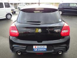 ワイドなリヤスタイリングをSport専用のデュアルエキゾーストパイプがさらに際立たせている、流麗で逞しいフォルム！！