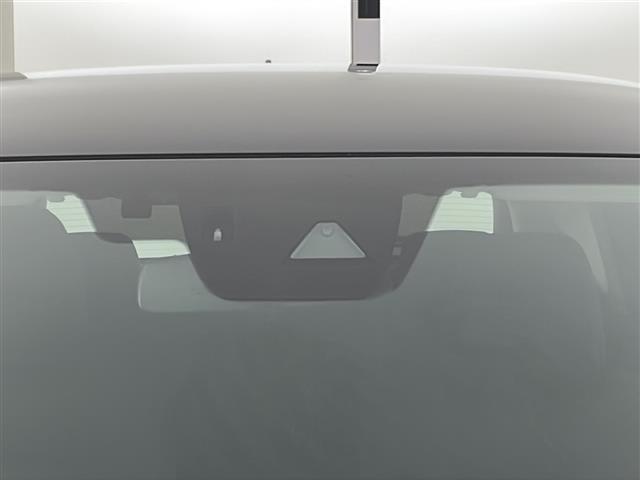 【ドライブレコーダー】映像・音声などの運転中の記録を残します。事故などを起こした起こされた時の証拠になりえますので、もしも時でも安心ですね。