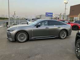 全車種、走行距離無制限の1年間無料保証付き！全国5000ヶ所に及ぶトヨタサービス店舗の安心ネットワーク！※3年先まで延長可能なロングラン保証αもご用意してます（有料）。