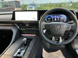 インパネ周りの写真です。操作性・視認性・質感と3拍子揃ったつくりです☆