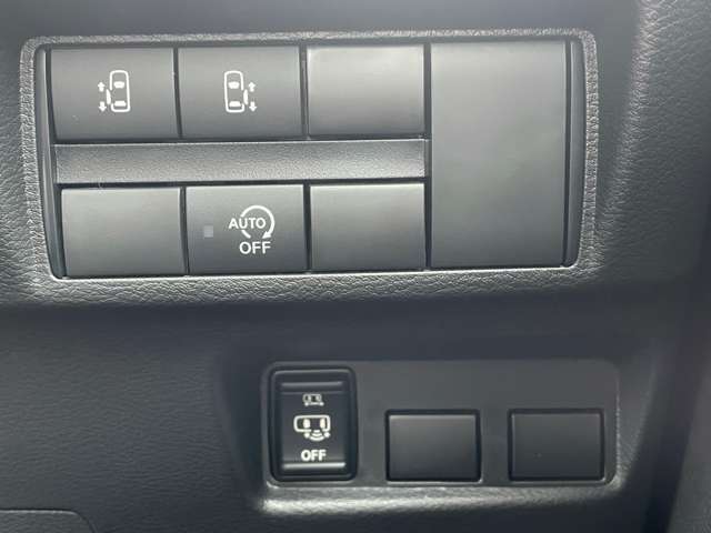 助手席側電動スライドドアです運転席のボタン一つでも操作可能！