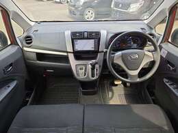 運転しやすいインパネ周りです。見やすいレイアウトで快適なドライブをサポート☆