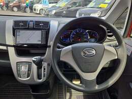 【パワーステアリング】基本装備の1つでハンドルを軽い力で操作可能☆特に低速時や駐車時にハンドルが軽くなり、運転の負担が軽減されます。