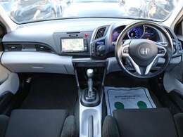 すっきりとしたCR-Zらしいデザインのダッシュ回り！フロントビューの視認性もよく運転しやすいと思います★