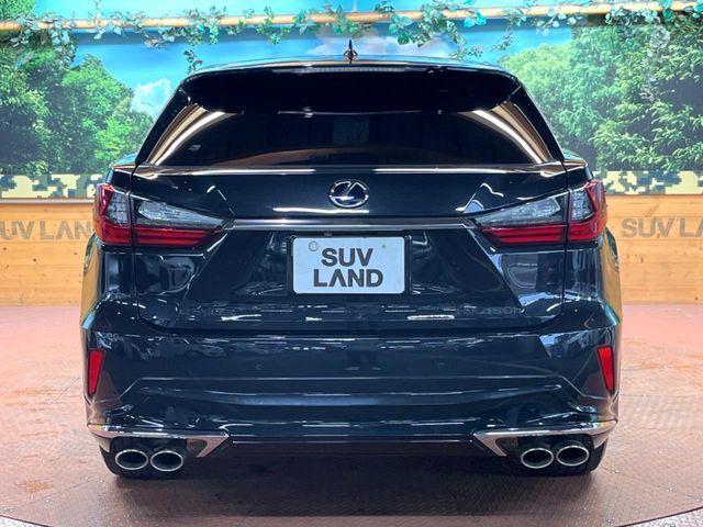 安心の最長10年・走行無制限保証（有償）をご用意。保証内容も充実はもちろん、無料点検＆オイル交換や、年中無休の全国・24時間ロードサービスも付帯されておりますのでご安心下さい。