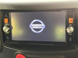 【純正ナビ】人気の純正ナビを装備しております。ナビの使いやすさはもちろん、オーディオ機能も充実！キャンプや旅行はもちろん、通勤や買い物など普段のドライブも楽しくなるはず♪