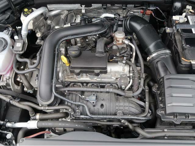 ●30TFSIエンジン『入庫時の状態もとても良く、エンジン機関も良好！ぜひ一度現車を御覧下さい！他にも多数の在庫を展示！』